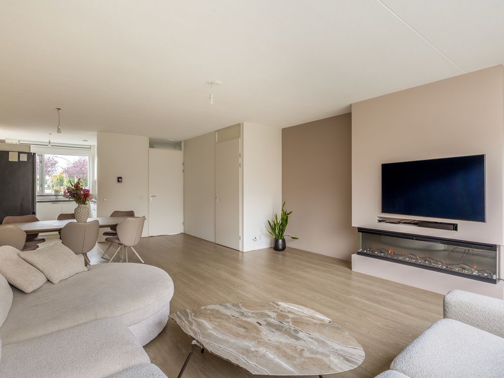 Moerasvaren 28, Hendrik-Ido-Ambacht