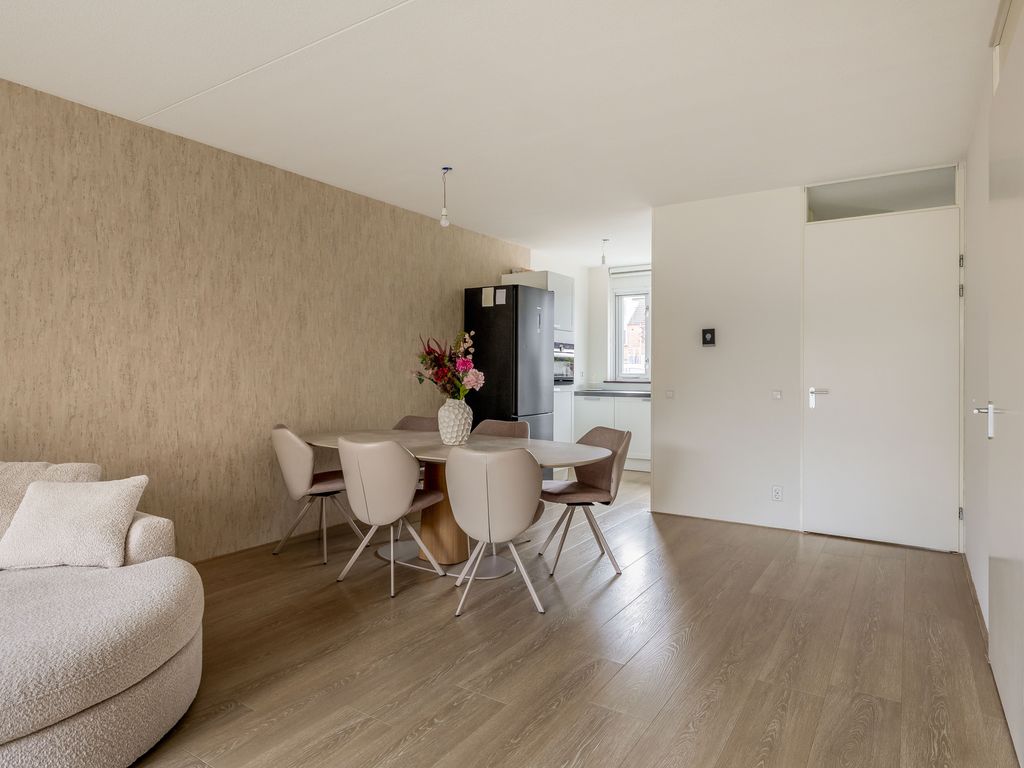 Moerasvaren 28, Hendrik-Ido-Ambacht