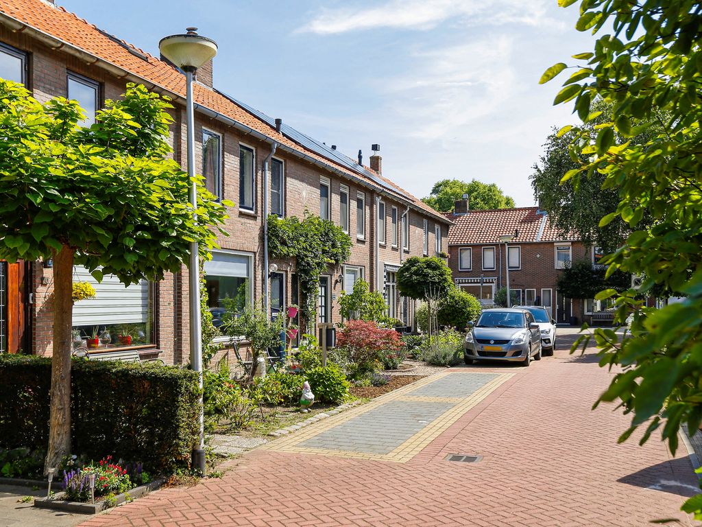 Schenkelstraat 8, Rhoon