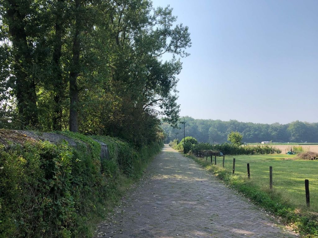 Slingerpad 8 (bwnr 34) , CASTRICUM