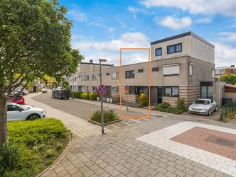 Mahonie 258, DORDRECHT