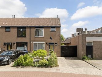 Pearl Buck-erf 83, DORDRECHT