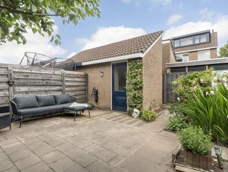 Pearl Buck-erf 83, DORDRECHT
