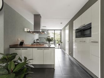 Makore 32, DORDRECHT