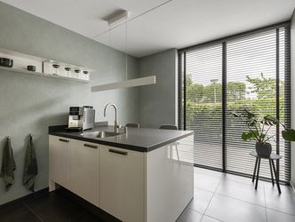 Makore 32, DORDRECHT