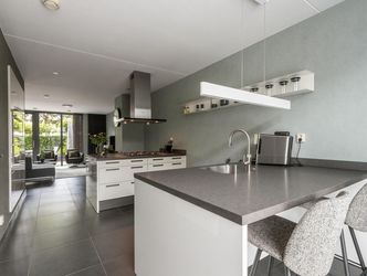 Makore 32, DORDRECHT