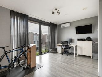 Makore 32, DORDRECHT