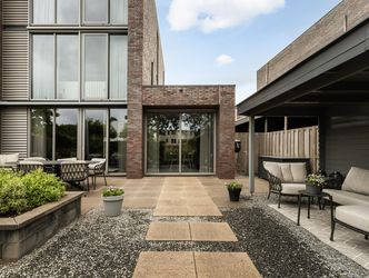 Makore 32, DORDRECHT