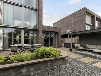 Makore 32, DORDRECHT