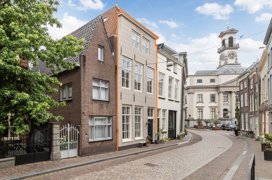 Grotekerksbuurt 5