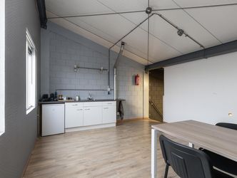 Zirkoon 114, Dordrecht