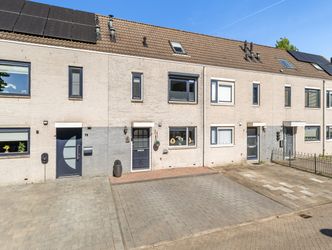 Van Doesburg-erf 74, DORDRECHT