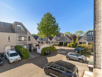 Van Doesburg-erf 74, DORDRECHT