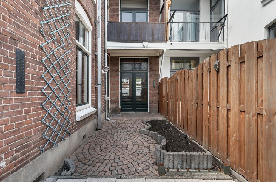 Hooftstraat 42