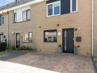 Johanna Naber-erf 378, DORDRECHT
