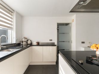 Iroko 203, DORDRECHT
